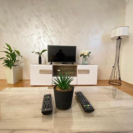 Apartman A&M Tivat Exterior foto