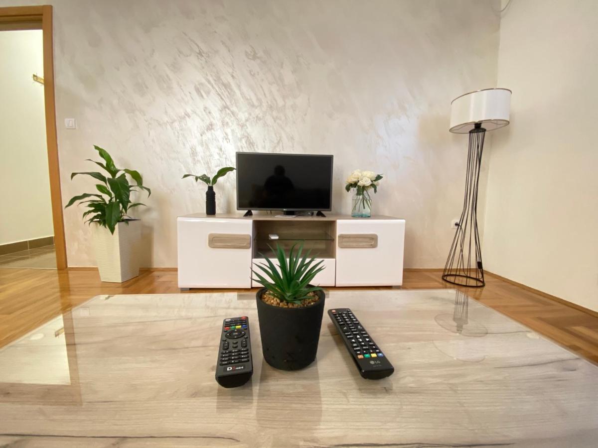 Apartman A&M Tivat Exterior foto